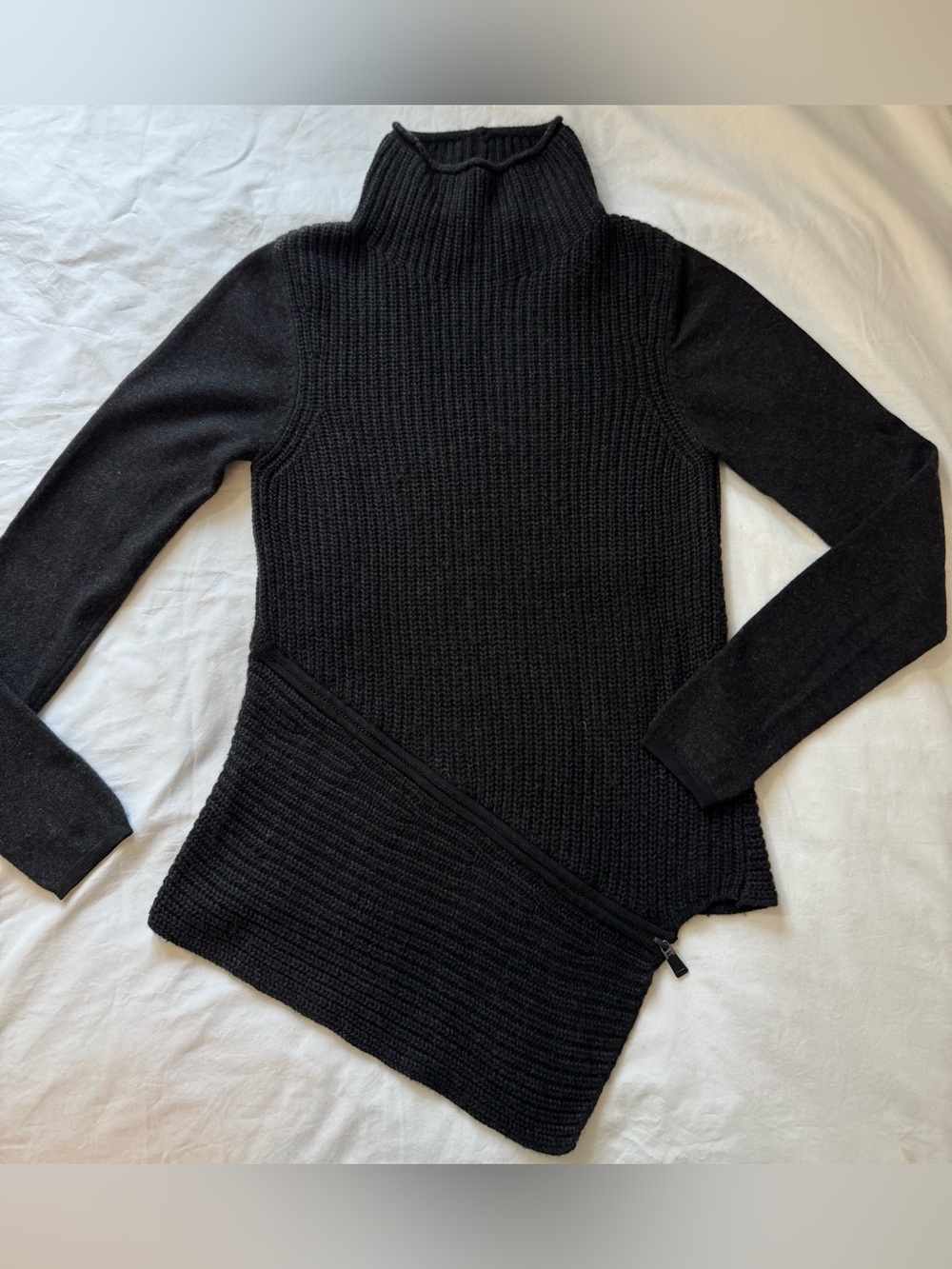 Elie Tahari Womens Turtle Neck Sweater Blouse Black Wool/Cashmere Blend Sz S